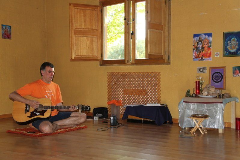 Meditación  6,30h con Swami Krishnananda martes, miércoles y jueves