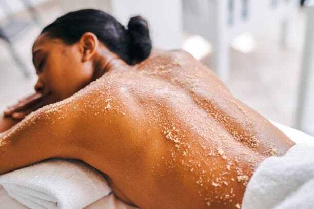 Full Back And Leg Scrub 25mins