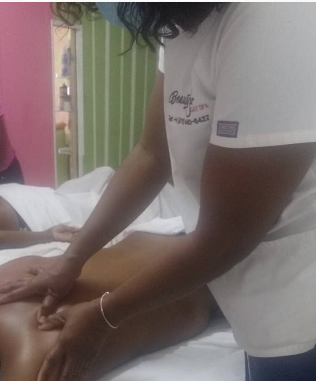 Back &amp; Neck 25mins Massage