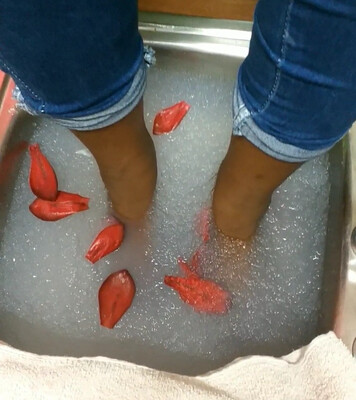 Jelly Pedicure With Regular Polish