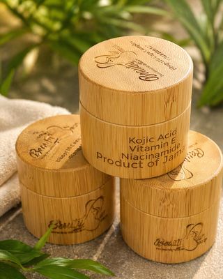 Illuminating Moisturizer With Kojic Acid SPF 30
