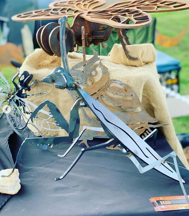 Large Praying Mantis Garden Sculpture - Steel Metal Garden Art
