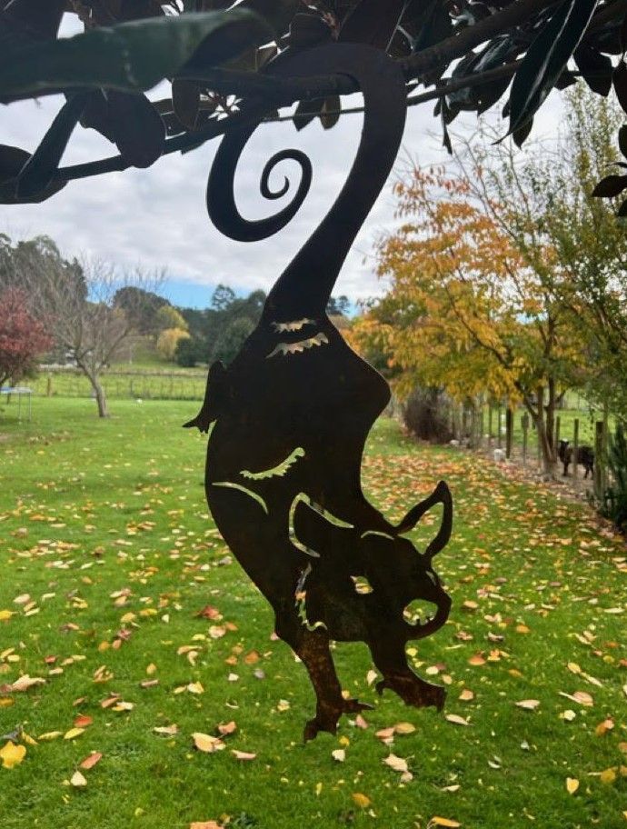 Possum Design Garden Silhouette Sculpture - Corten Steel Metal Garden Art