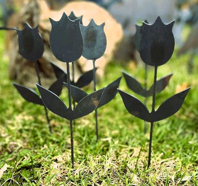Tulip Design Garden Silhouette Sculpture - Corten Steel Metal Garden Art