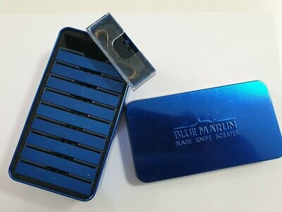 Hakenklinge GROSS 100x in Alubox Blue Marlin 0,65mm für Verlegemesser Teppichmesser Bodenlegermesser Hakenklinge GROSS 100x in Alubox Blue Marlin 0,65mm für Verlegemesser Teppichmesser Bodenlegermesser