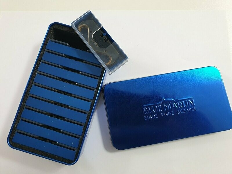 Hakenklinge KLEIN 100x in Alubox Blue Marlin 0,65mm für Verlegemesser Teppichmesser Bodenlegermesser Hakenklinge KLEIN 100x in Alubox Blue Marlin 0,65mm für Verlegemesser Teppichmesser Bodenlegermesser