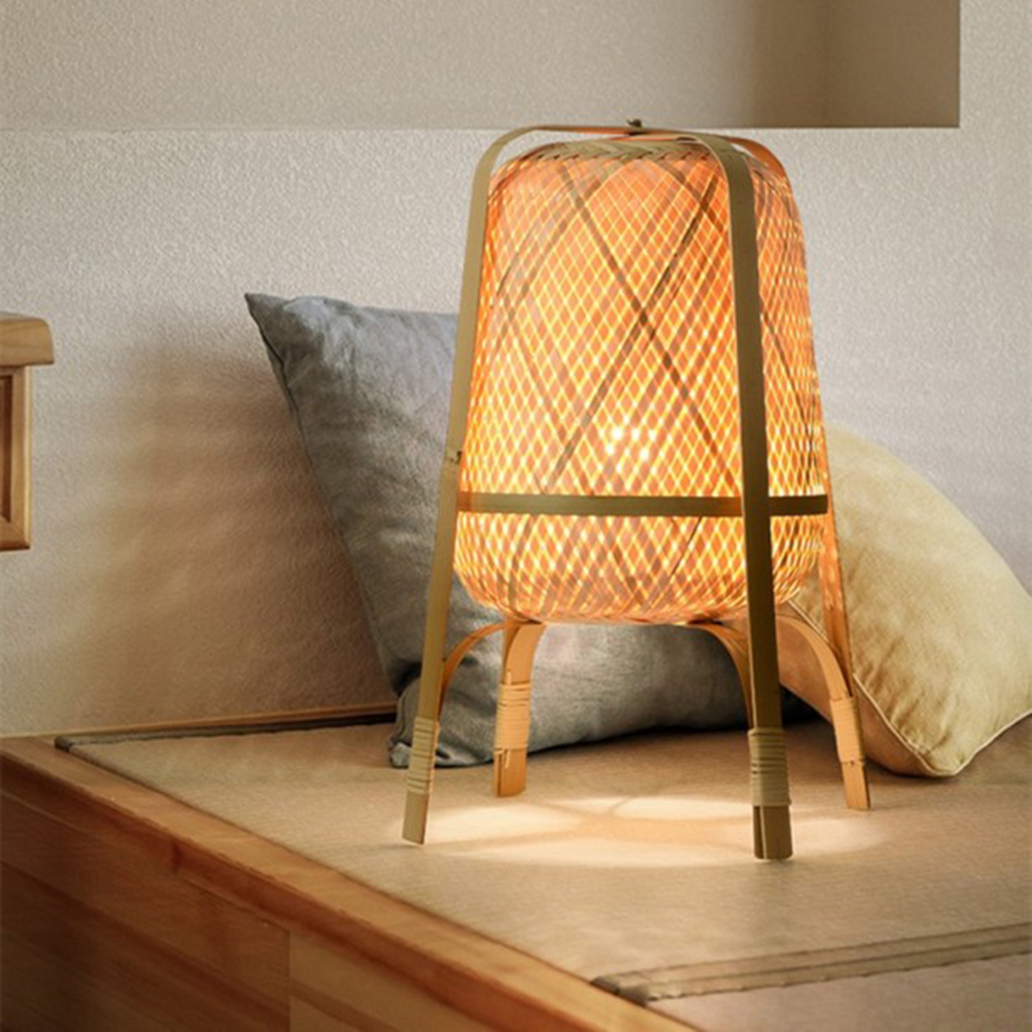 Woven Bamboo Table Lamp