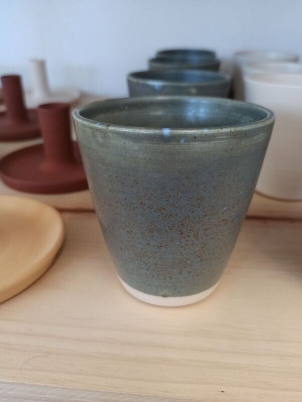Vaso Seixo Branco, Color Eucalipto