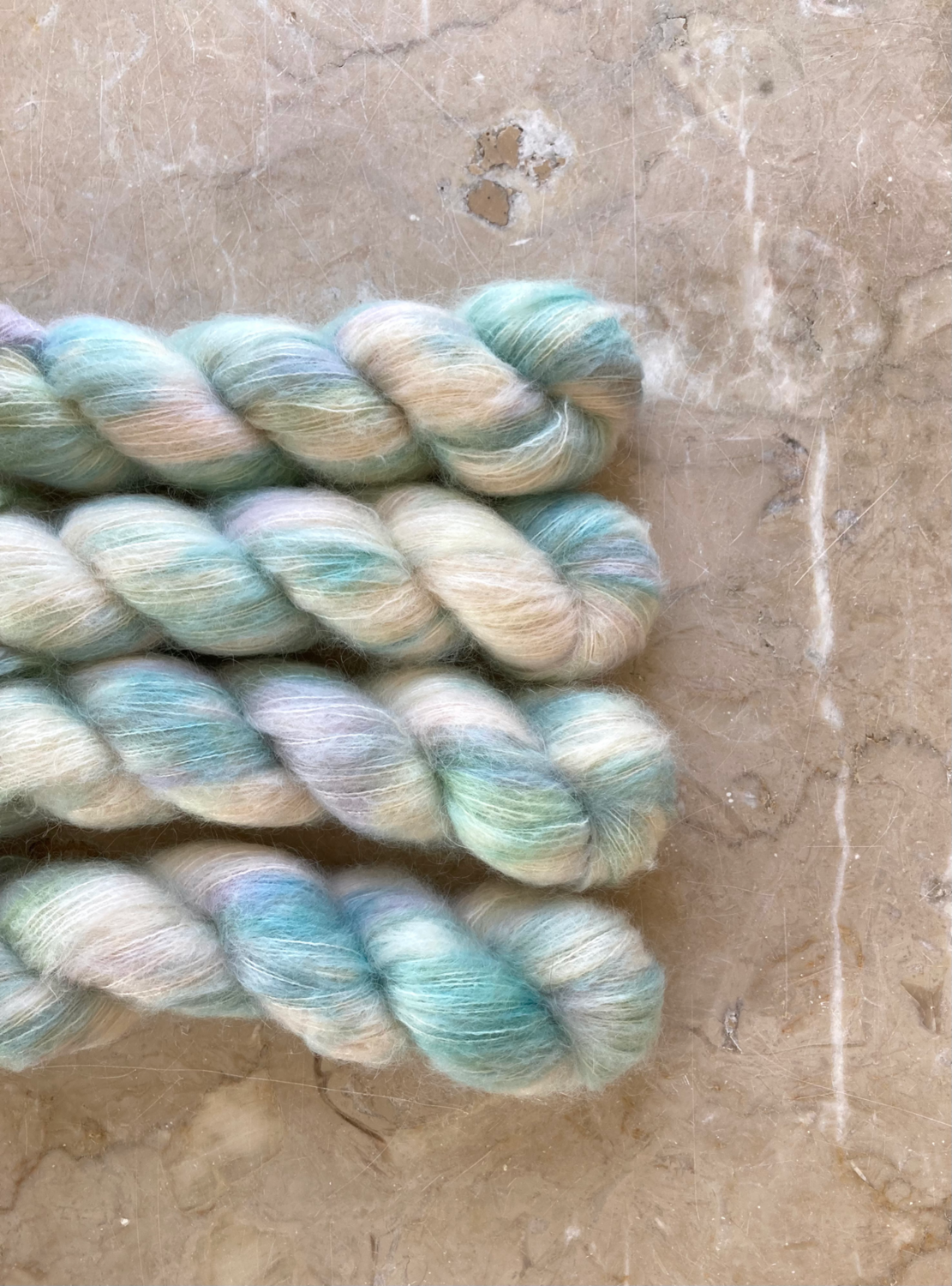 Soft Clouds Suri/Silk Lace 