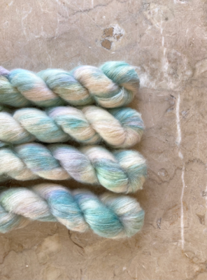 Soft Clouds Suri/Silk Lace 
