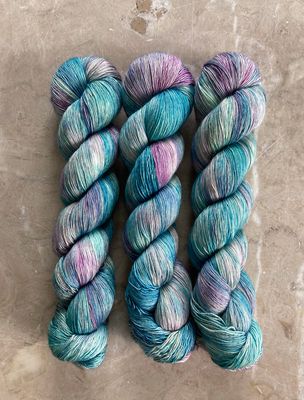 It’s like a Monet Silky Singles Lace 