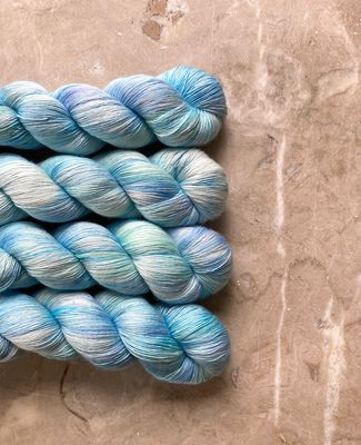 Lotus Silky Singles Lace 