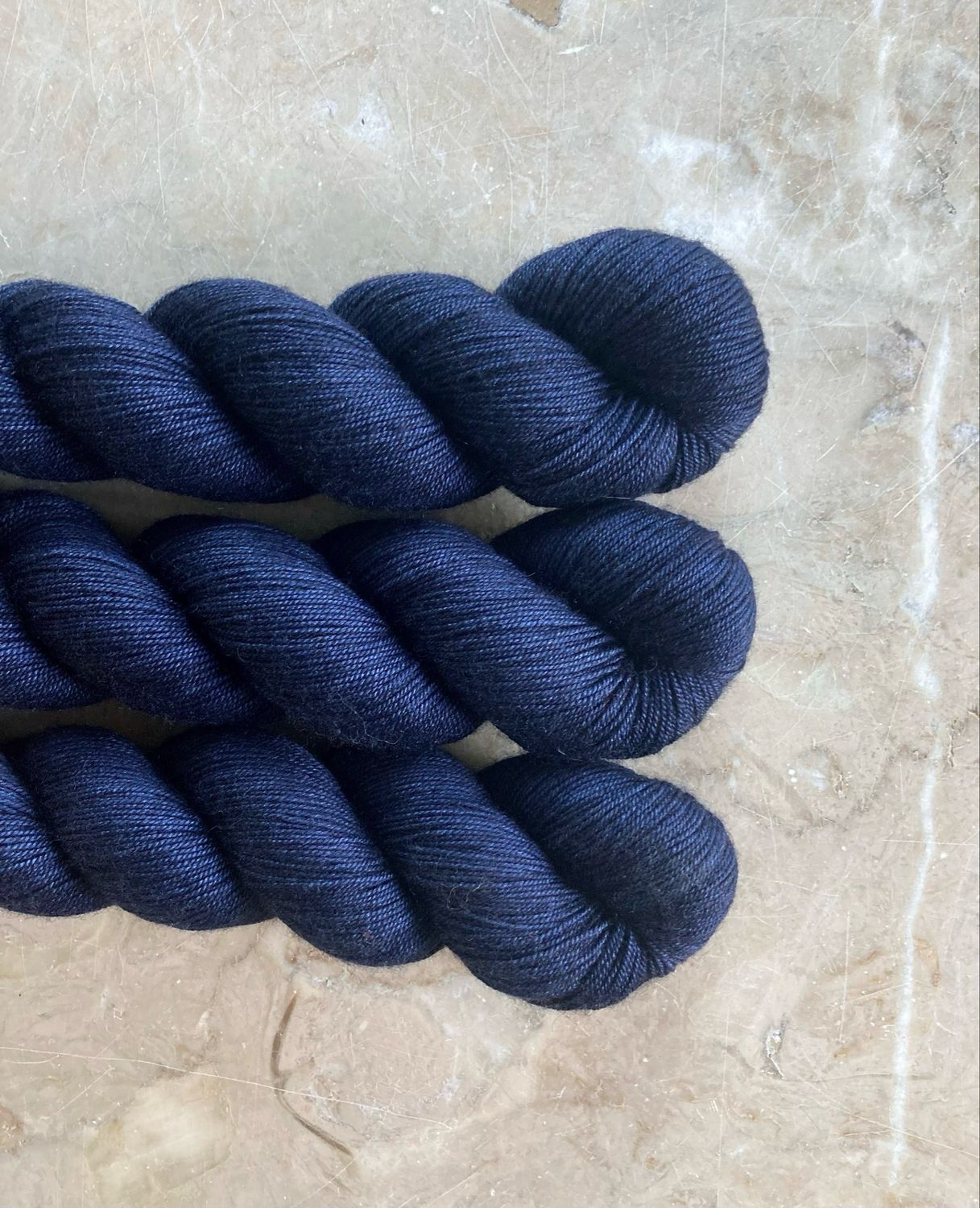 Blue Velvet Yak/Silk fingering (Pre-order/forudbestilling)