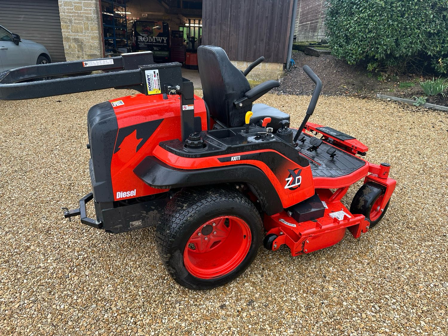 Kioti ZXD 61” Deisel Zero Turn Professional Mower.