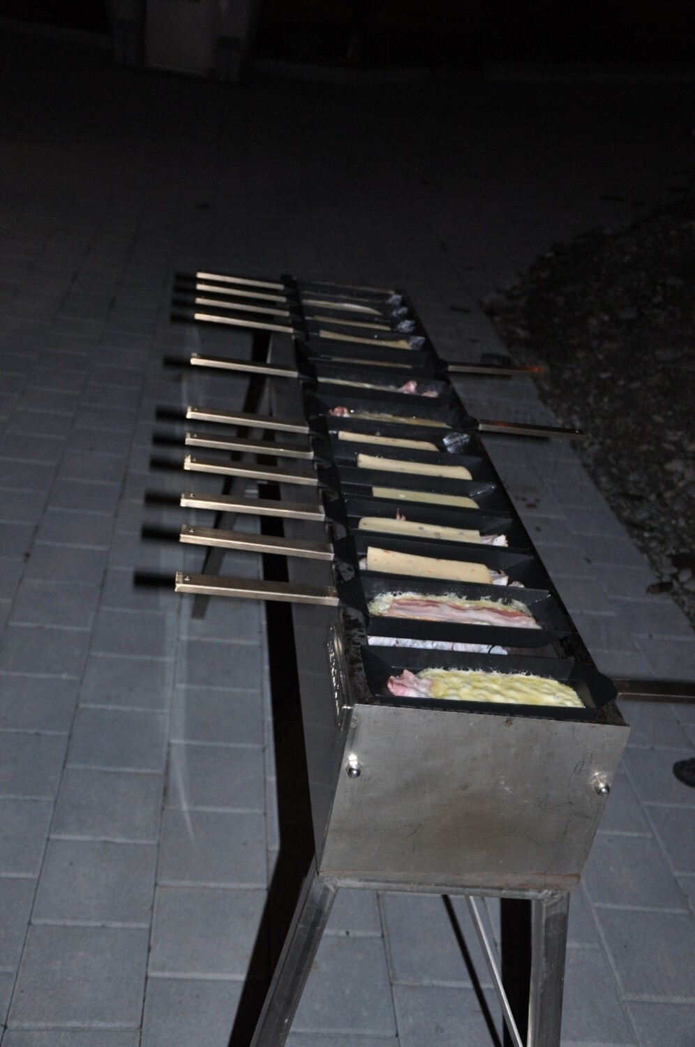 Racletteschaufel zu Metergrill