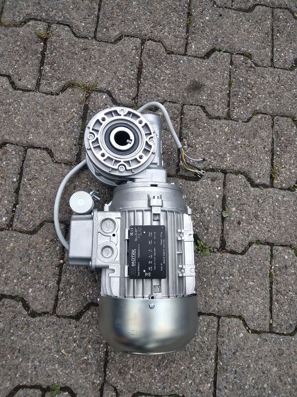 Ersatzmotor mit Getriebe zu Agricow Pendelbürste