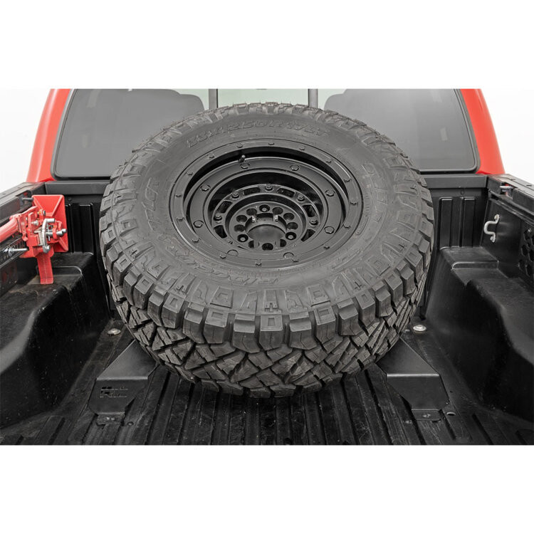 Bed mount spare tyre carrier Rough Country