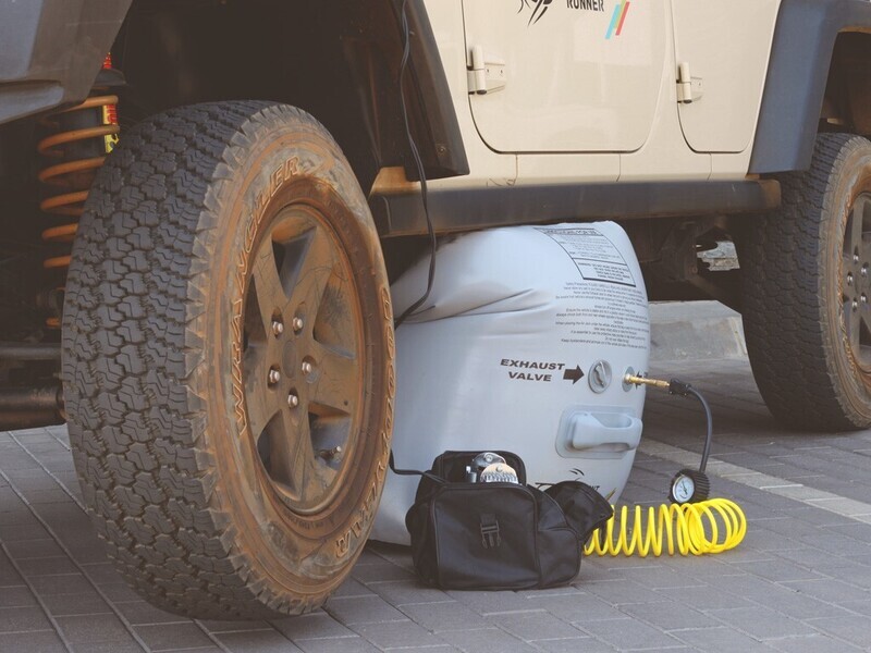 Aircrane 2 Ton Air Jack - Front Runner