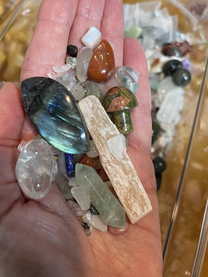 Crystal scoops