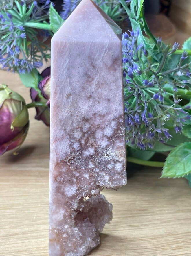 Pink amethyst with flower agate