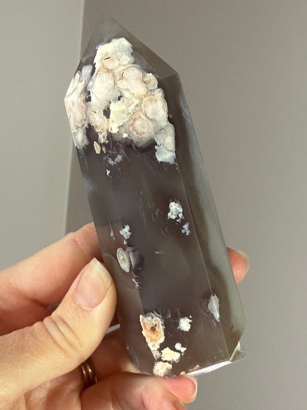Black Flower agate tower