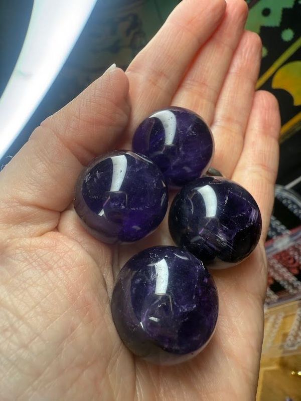 Mini amethyst spheres