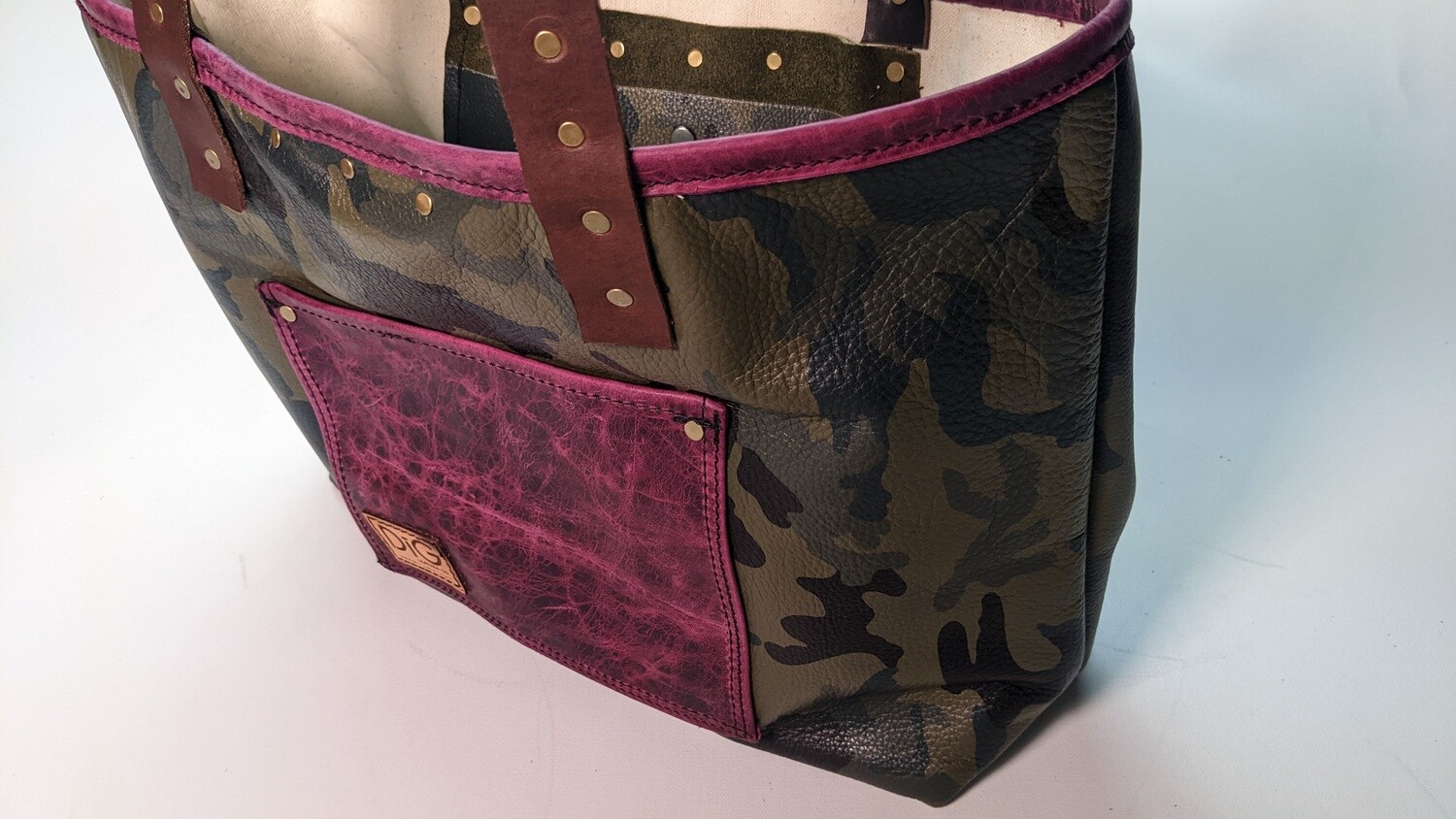 TOTE.23 Camo Green with Purple Horween, Canvas liner