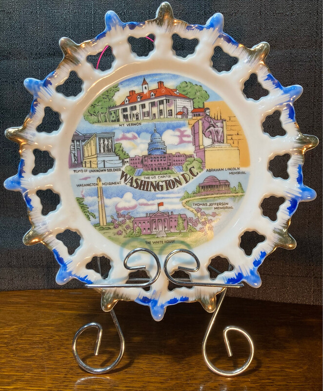 Vintage Washington DC Capital Landmarks Blue & Gold Lace Edge Collectors Plate
