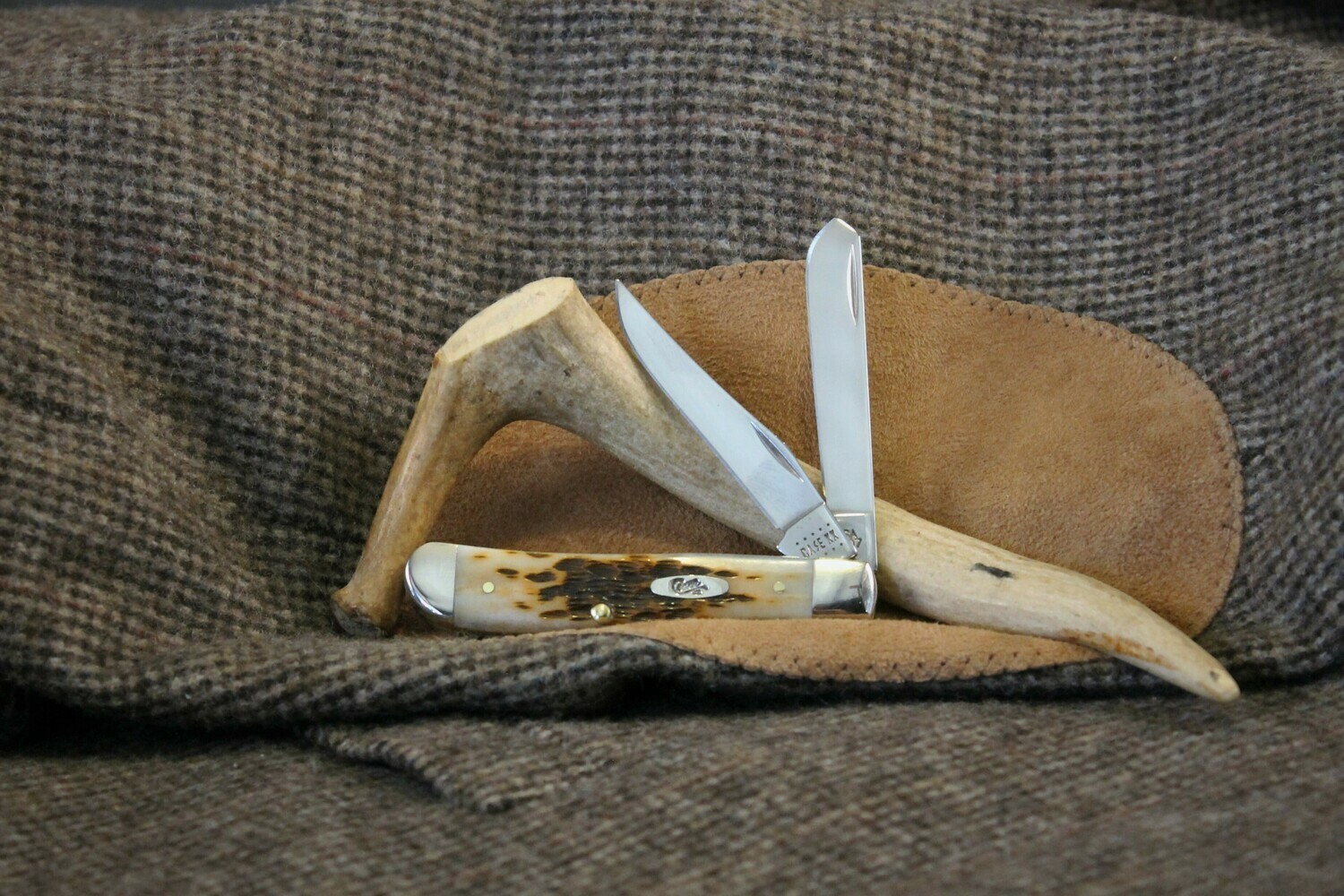 Case Cutlery Mini Trapper Amber Bone Peach Seed Jig