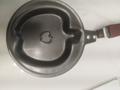 MINI SARTÉN FORMA DE MANZANA