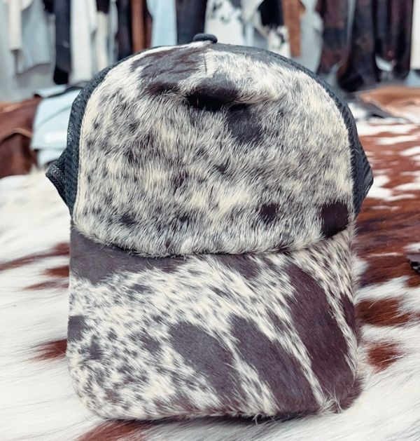 Western Linens - Cowhide Hat - Black &amp; White