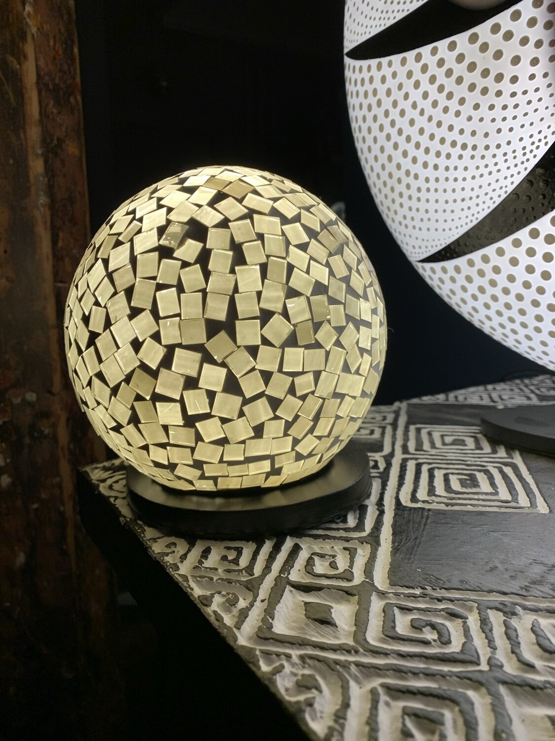 White / gold ball lamp 15cm