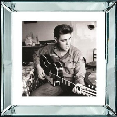 Elvis Playing Guitar, 40x40cm