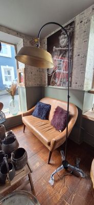 Lamp base with Gold Lampshade 25/18