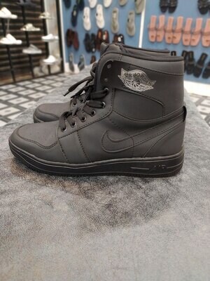 AIR JORDAN BLACK