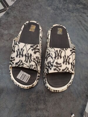 FLIP FLOP MNTR
