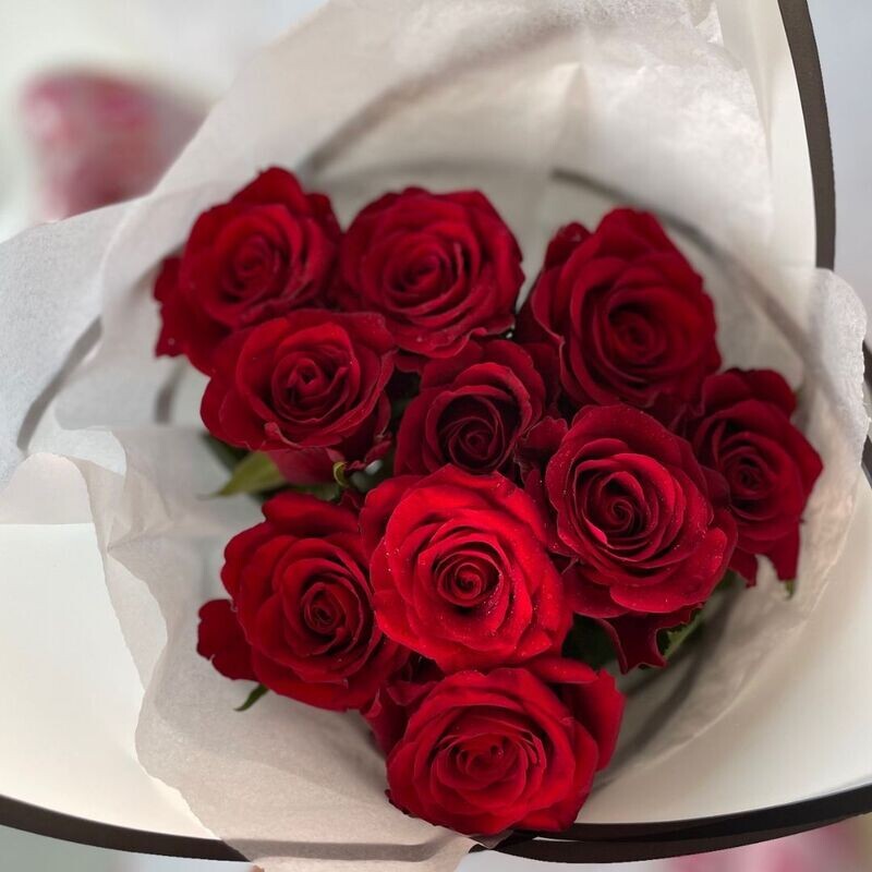 10 Red Roses