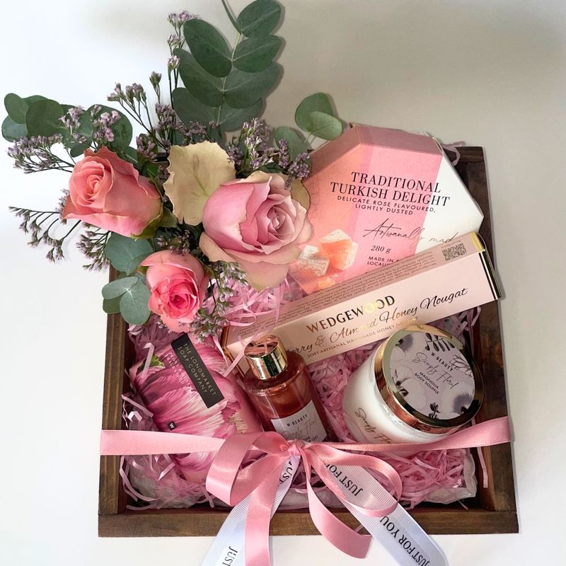 Pink Hamper