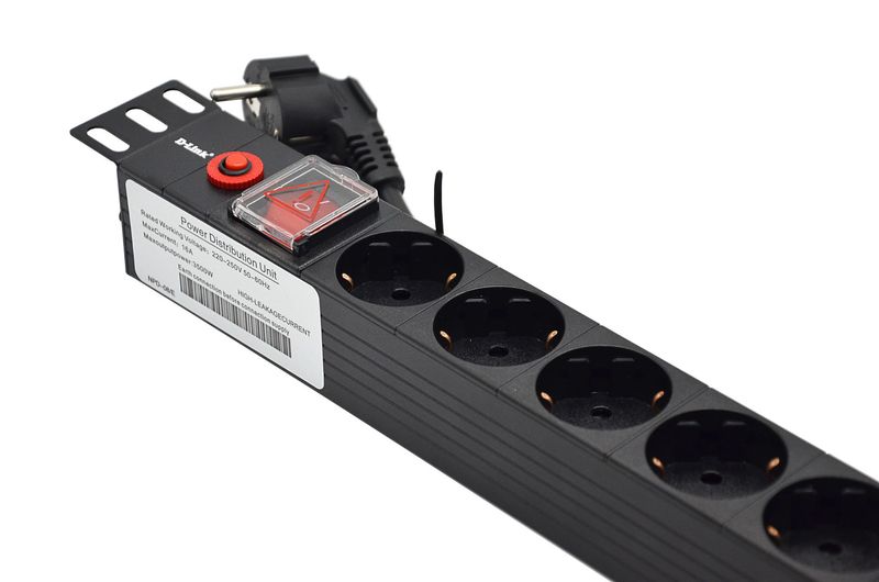 BANDEAU D'ALIMENTATION HORIZONTAL 1U DE 8 PRISES SCHUKO F AVEC INTERRUPTEUR - ALUMINIUM - CABLE 2.6M