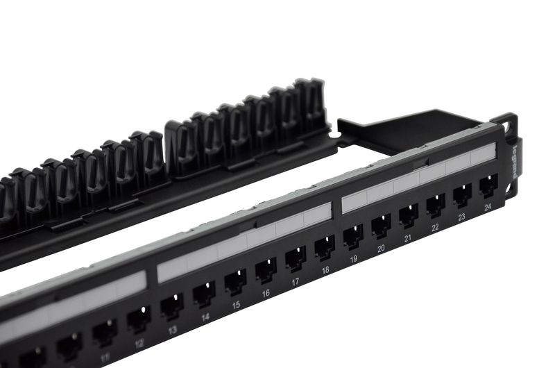 PANNEAU DE BRASSAGE 1U 24 PORTS VIDE (SANS NOYAUX) - NU AVEC SUPPORT - METALLIQUE - LEGRAND