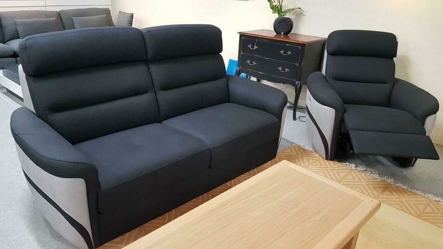 Canapé et son fauteuil relax électrique