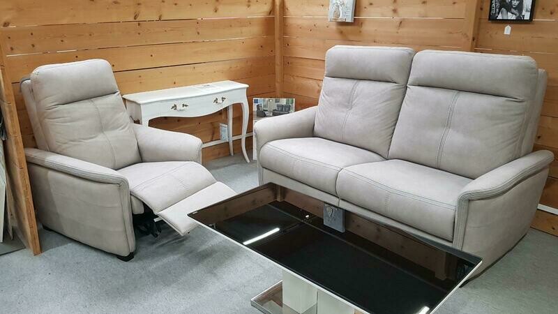 Canapé fixe et son fauteuil relax électrique