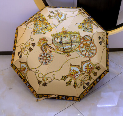Luxury Design Golf Umbrella | Cream and Gold