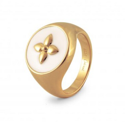 Royal French Signet Ring |
The Stakes