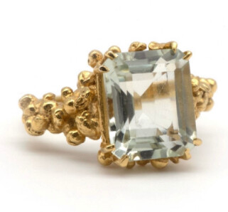 Light Diamanté  Green Ring