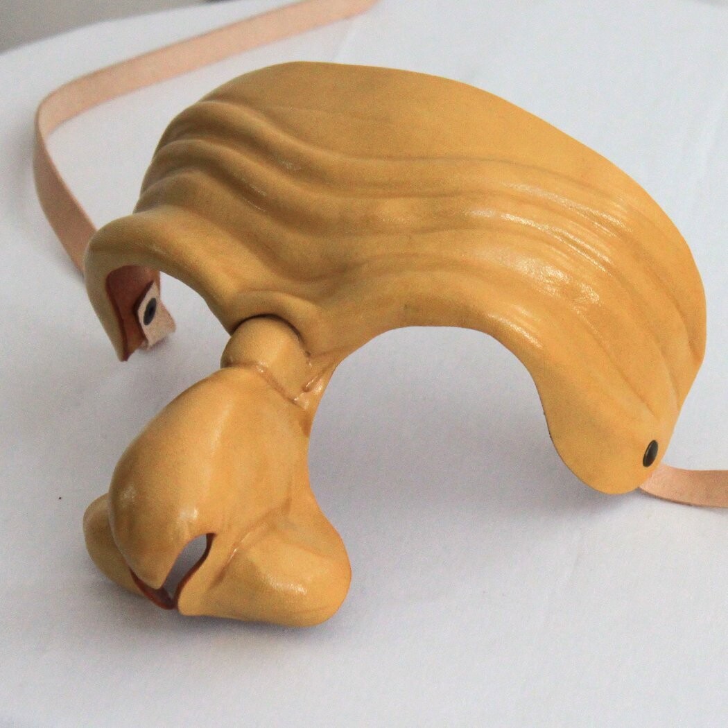 Dottore balanzone giallo di cuoio per la Commedia dell' Arte - Ledermaske
