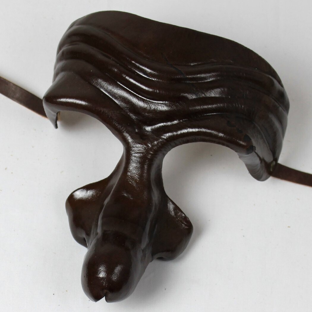 Giangurgolo marrone di cuoio per la Commedia dell' Arte - Ledermaske