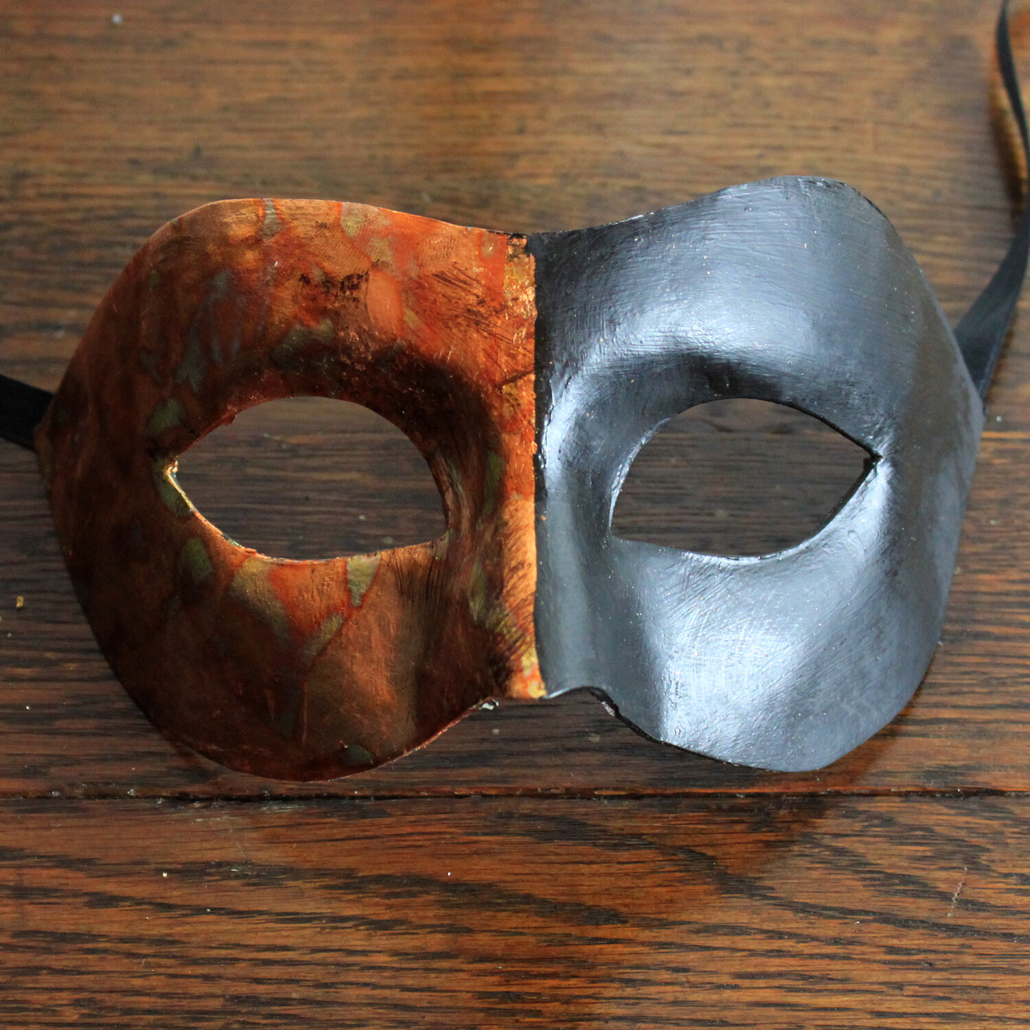 Arlecchina rame & nero di cartapesta per Commedia dell'Arte