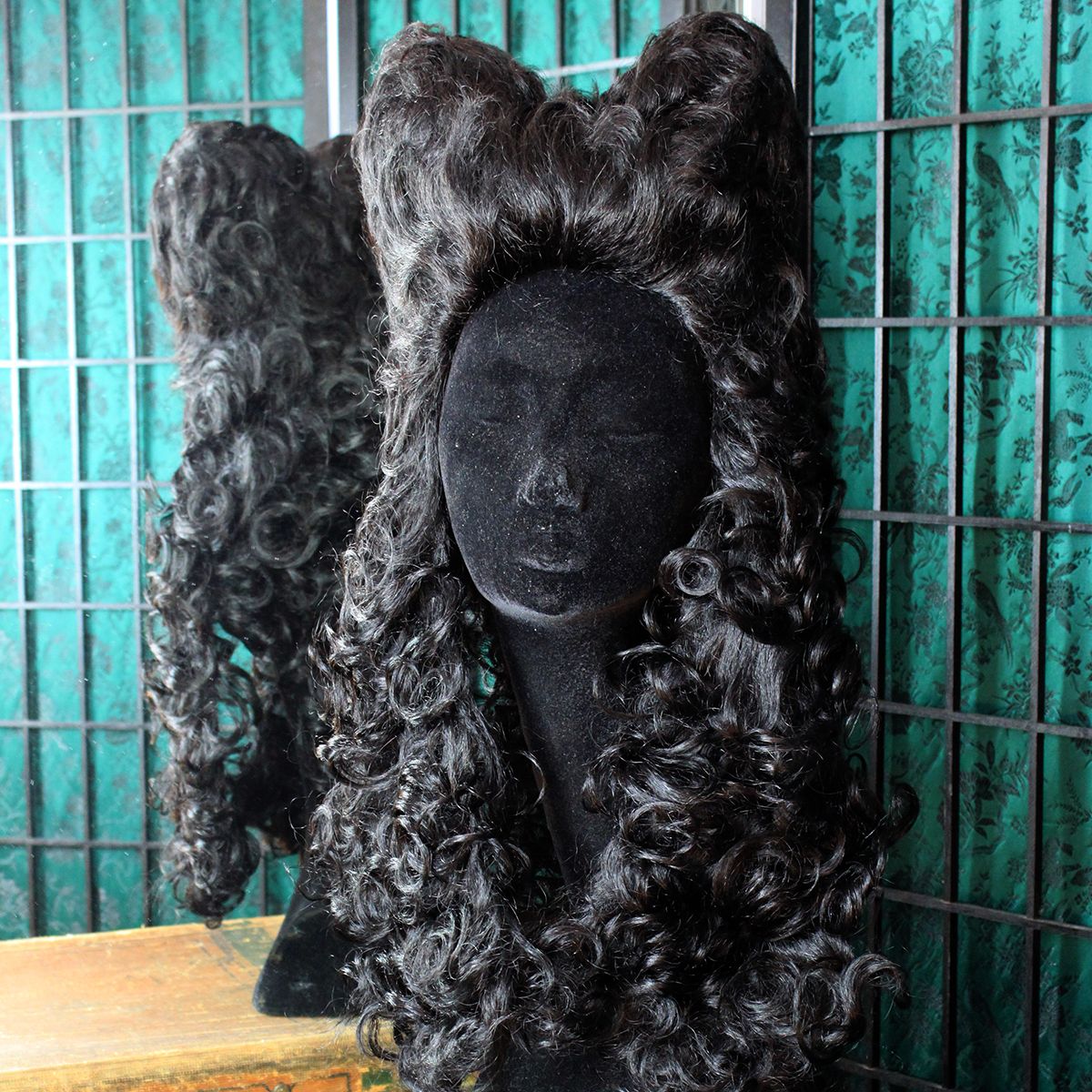 Perruque homme allonge en cheveux de buffle véritable 1710-1740