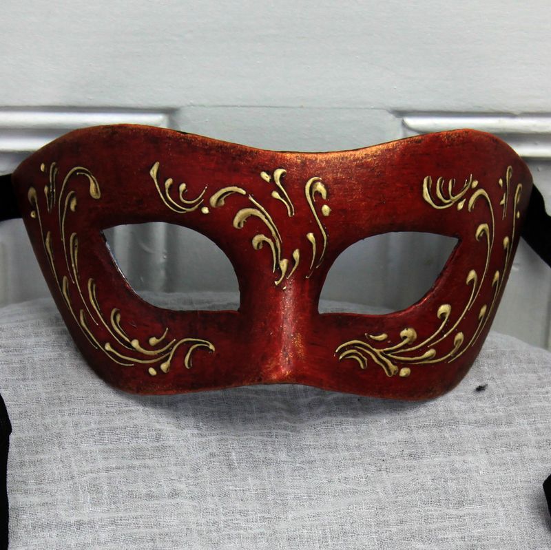 Arlecchina decorata cartapesta per Commedia dell'Arte Arlecchina decorata cartapesta per Commedia dell'Arte